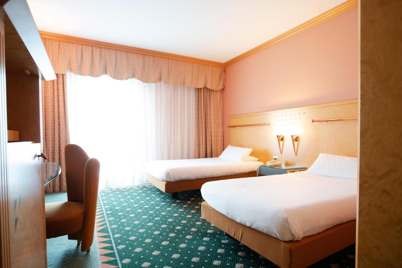 Shg Hotel Antonella Pomezia Ngoại thất bức ảnh